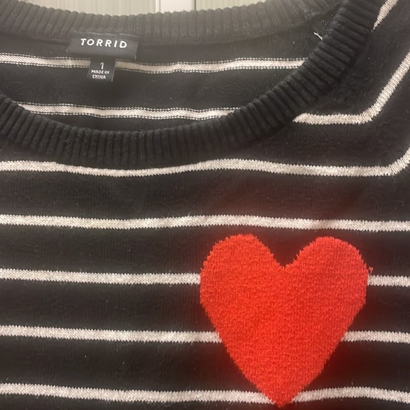 Torrid Heart Sweater size 1 - Picture 3 of 6